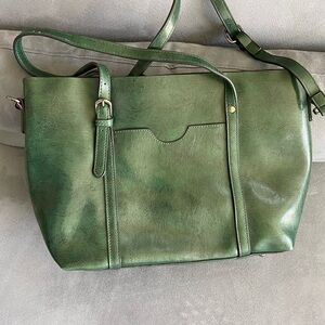 Elegant Green Leather Shoulder Bag